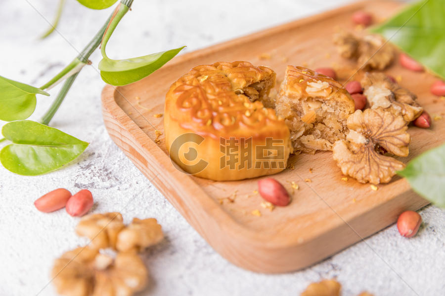 中秋广式五仁月饼图片素材免费下载