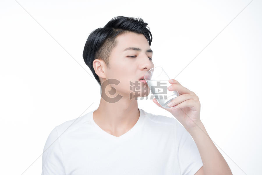 男性刷牙图片素材免费下载