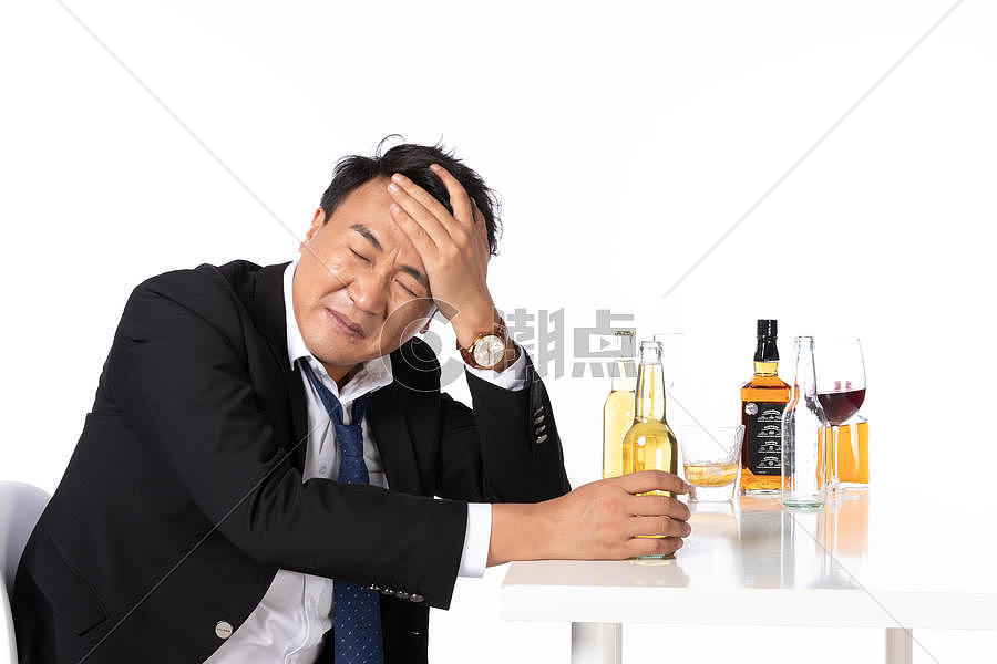 醉酒的人摄影图6720*4480图片素材免费下载-编号867620-潮点视频
