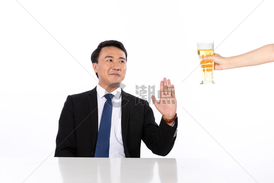 商务男拒绝饮酒图片素材免费下载