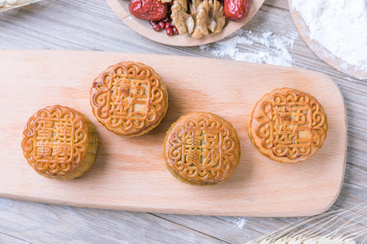 中秋广式月饼图片素材免费下载