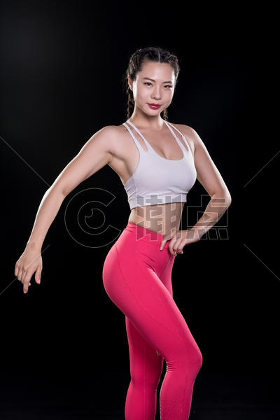 健身女性身材展示图片素材免费下载