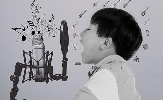 学习唱歌的小孩图片素材免费下载