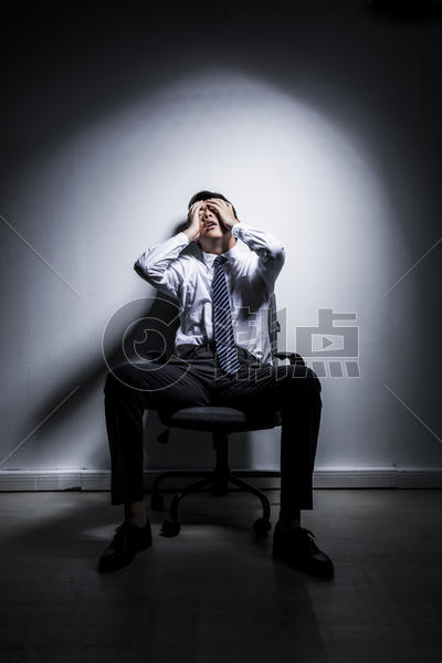 男性职场压力图片素材免费下载