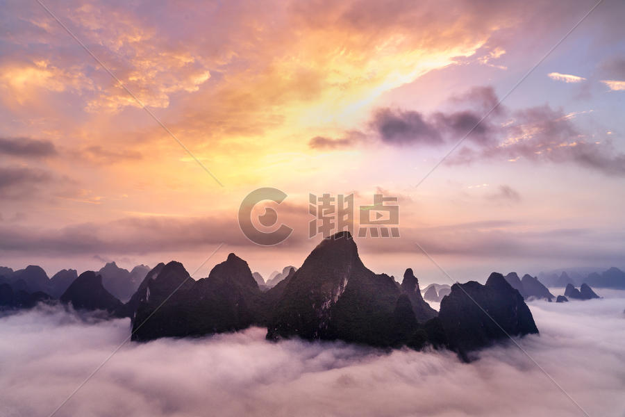 桂林的云霞与山图片素材免费下载