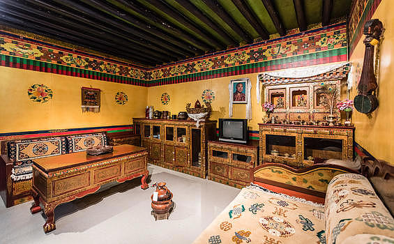 北京西藏文化博物馆藏族家庭布置展览图片素材免费下载