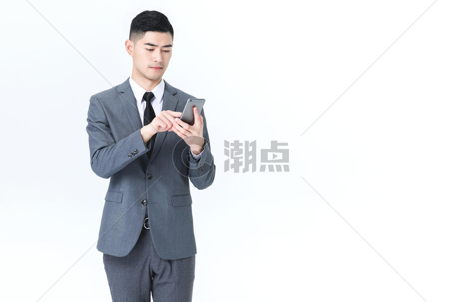 商务男性使用手机白底图片素材免费下载