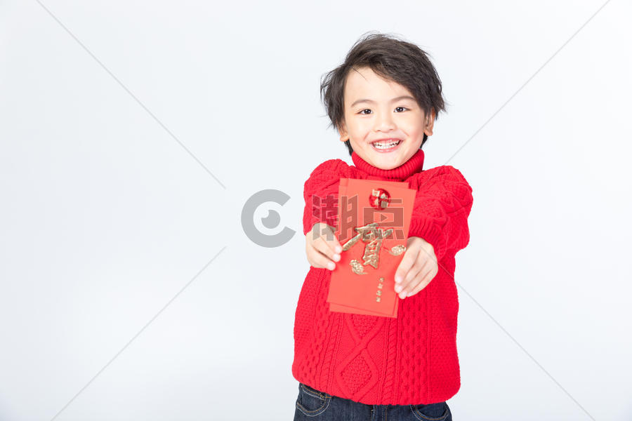 新年儿童手拿红包图片素材免费下载