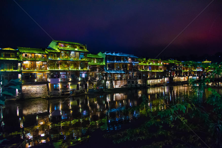 湖南湘西土家族苗族自治州凤凰古城夜景图片素材免费下载