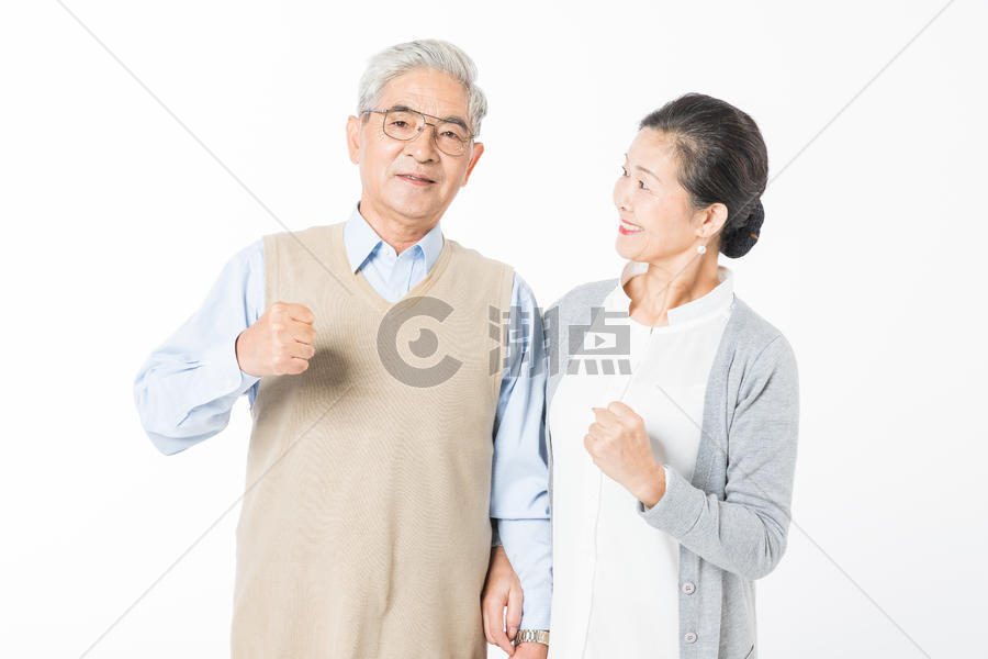 幸福的老年夫妻握拳图片素材免费下载