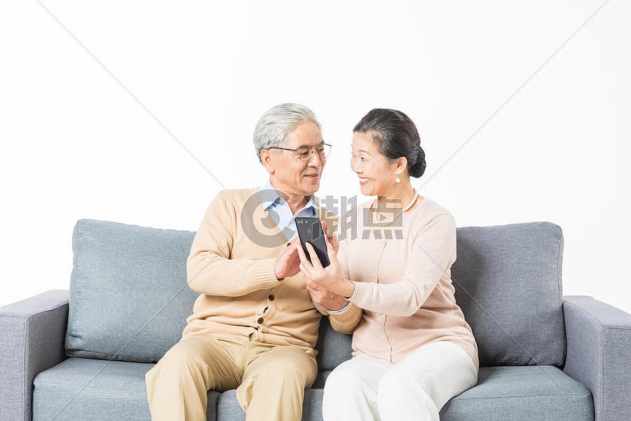 老年夫妻视频通话图片素材免费下载
