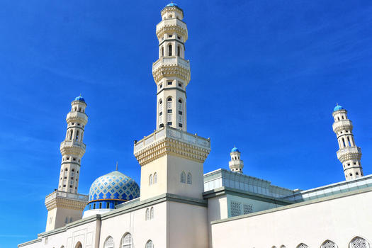 马来西亚蓝天下的亚庇水上清真寺图片素材免费下载