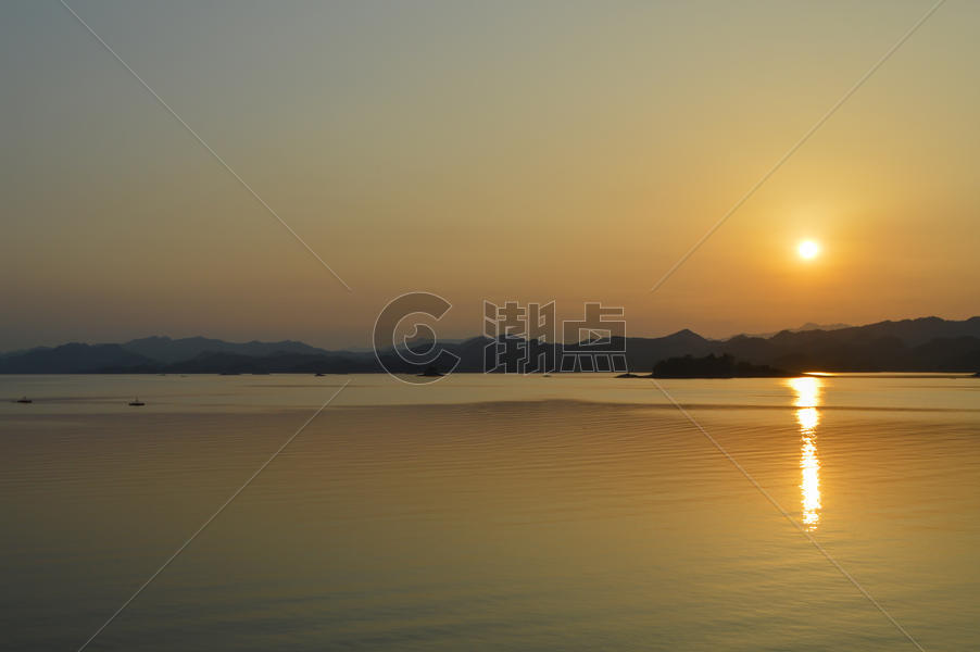 杭州千岛湖风景区的黄昏图片素材免费下载