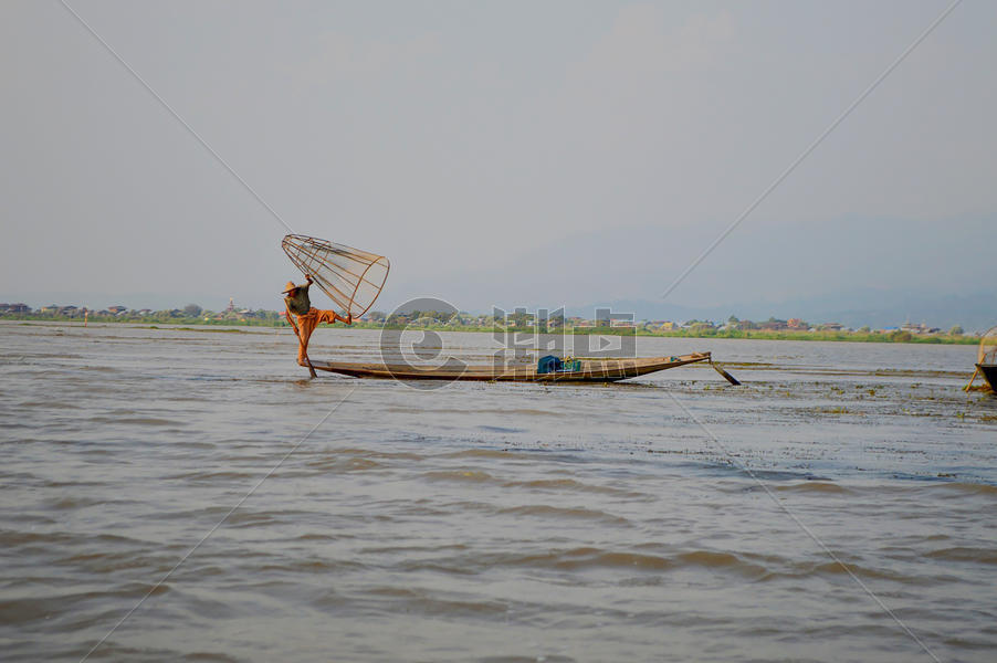 缅甸茵莱湖传统扑鱼图片素材免费下载