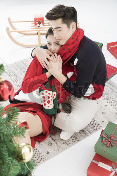 圣诞甜蜜情侣图片素材免费下载