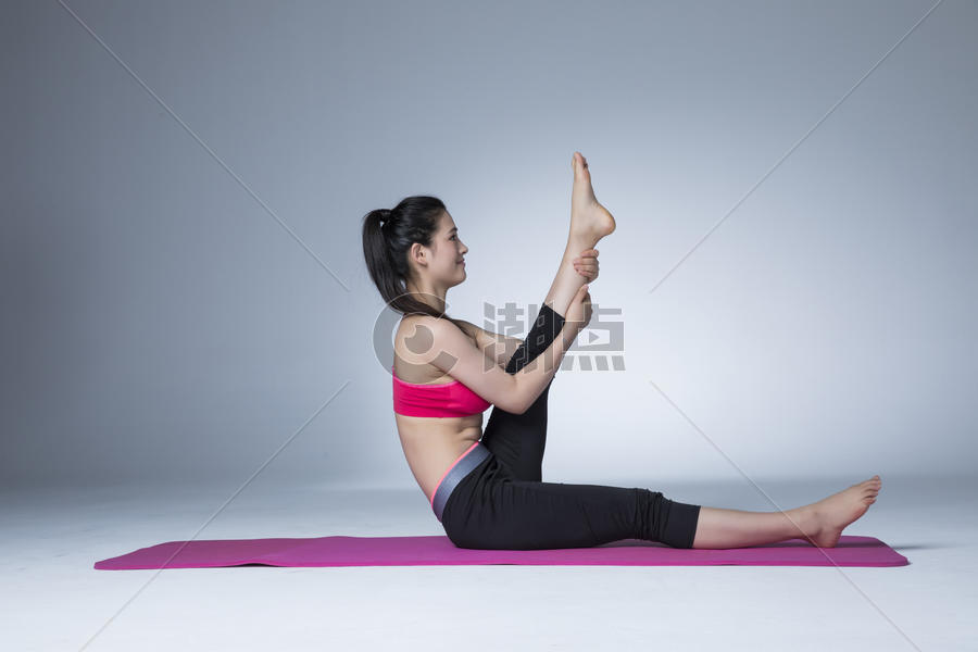 瑜伽健身女性图片素材免费下载