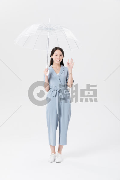年轻美女撑伞打伞形象图片素材免费下载
