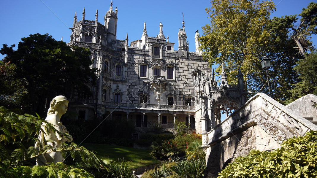 葡萄牙辛特拉雷加莱拉庄园Quinta da Regaleira图片素材免费下载