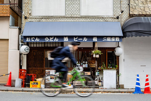 日本酒馆骑行图片素材免费下载