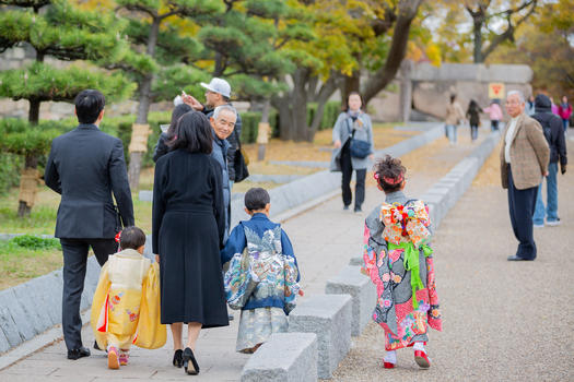 日本赏秋和服图片素材免费下载