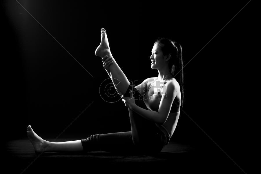 女性瑜伽运动图片素材免费下载