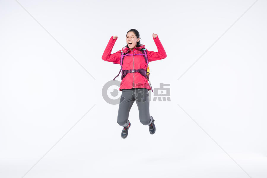 远足女性跳跃图片素材免费下载