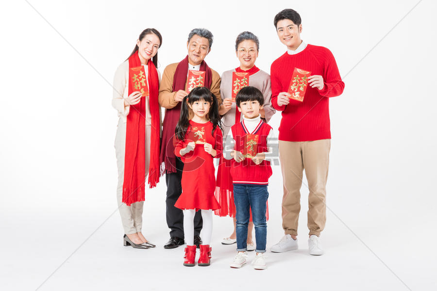 新春家庭手拿红包图片素材免费下载
