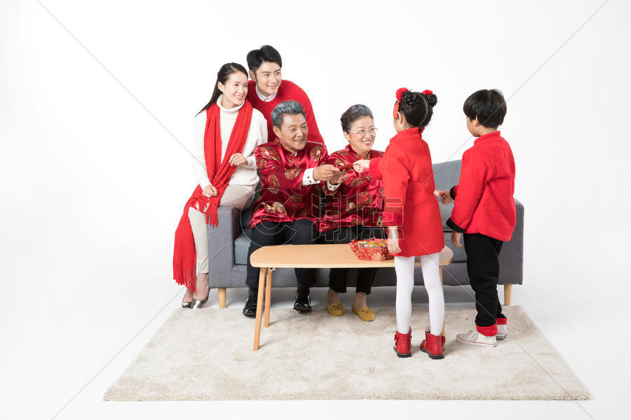 新年家庭发红包图片素材免费下载