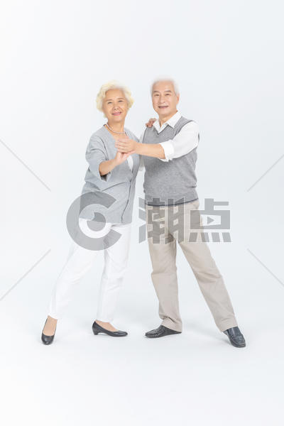 老年夫妻跳舞形象图片素材免费下载