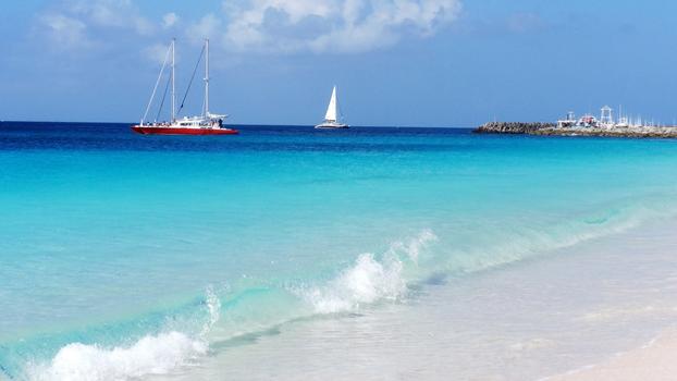 巴巴多斯美丽的海与沙滩风光奇秀海景迷人是驰名世界的海岛度假胜地图片素材免费下载