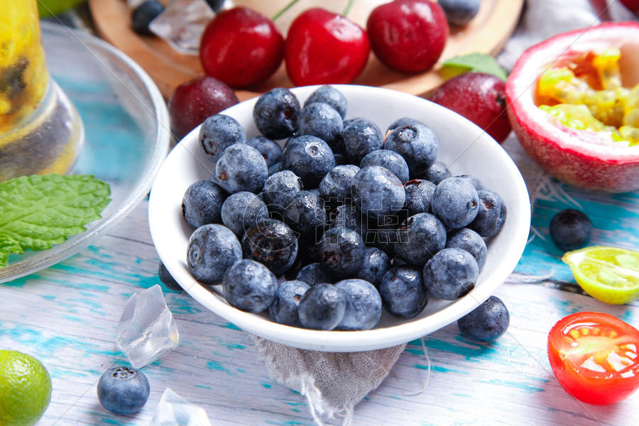 蓝莓鲜果图片素材免费下载