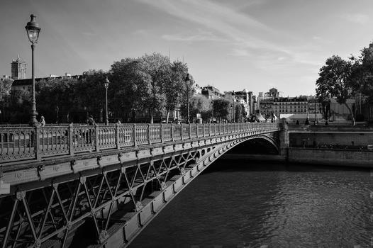 法国巴黎塞纳河畔铁桥图片素材免费下载