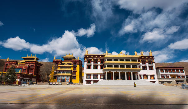 雄伟的藏传佛教的寺庙图片素材免费下载