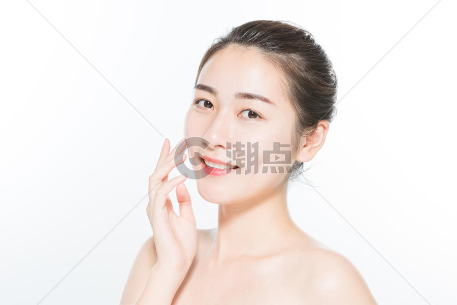 美丽女性水润护肤图片素材免费下载
