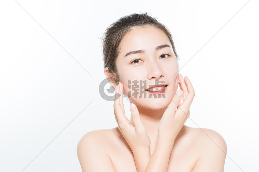 美丽女性水润护肤图片素材免费下载