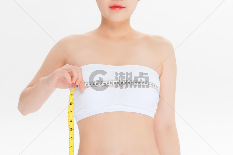测量胸围的美女图片素材免费下载