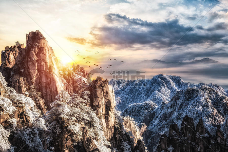 山峰雪景图片素材免费下载
