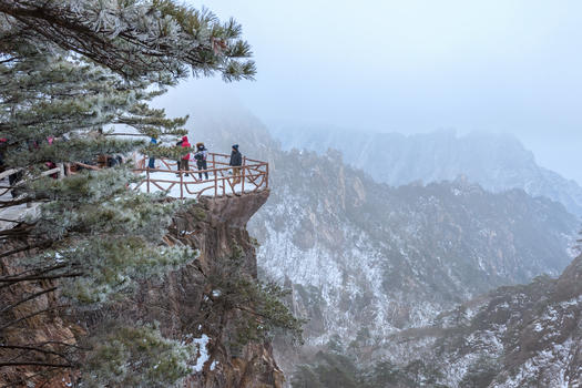黄山雪景图片素材免费下载