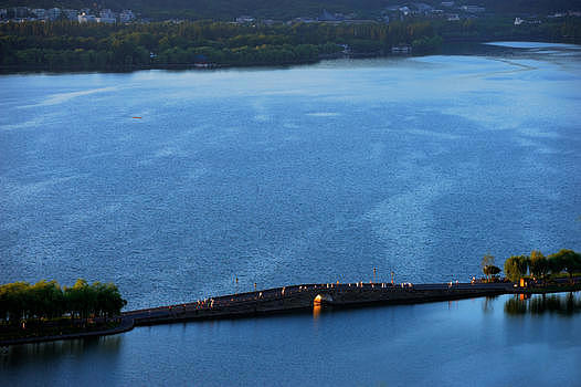 西湖断桥夜景图片素材免费下载