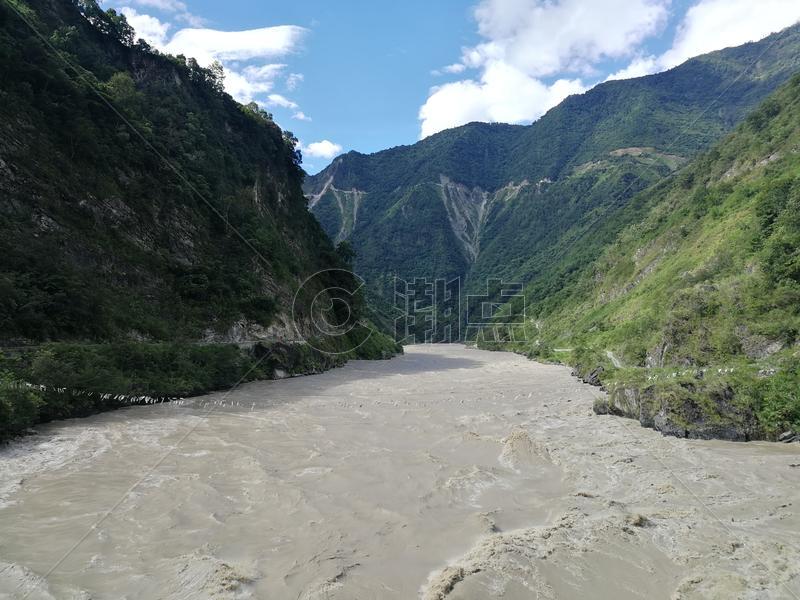西藏雅鲁藏布江大峡谷图片素材免费下载