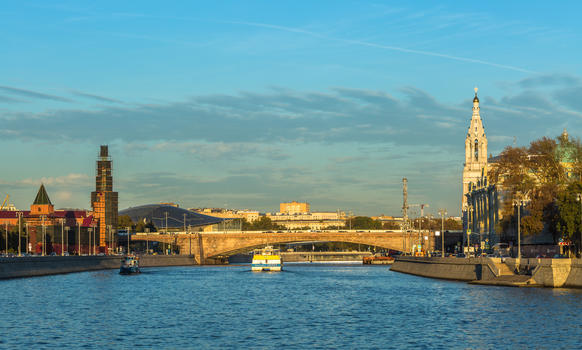 莫斯科河上的建筑风光图片素材免费下载