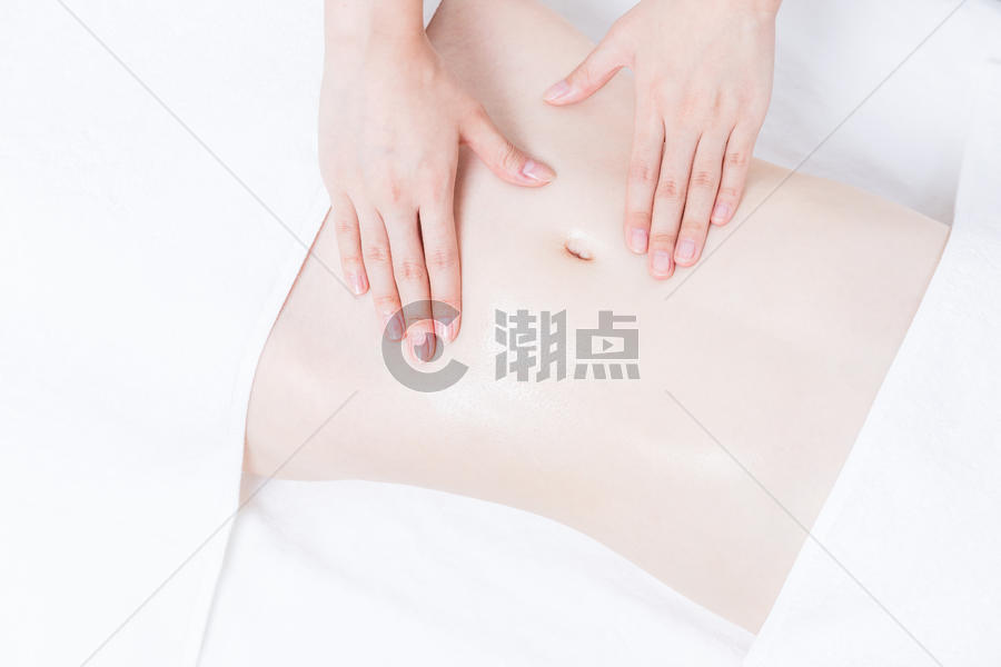 女性养生SPA腹部精油按摩图片素材免费下载