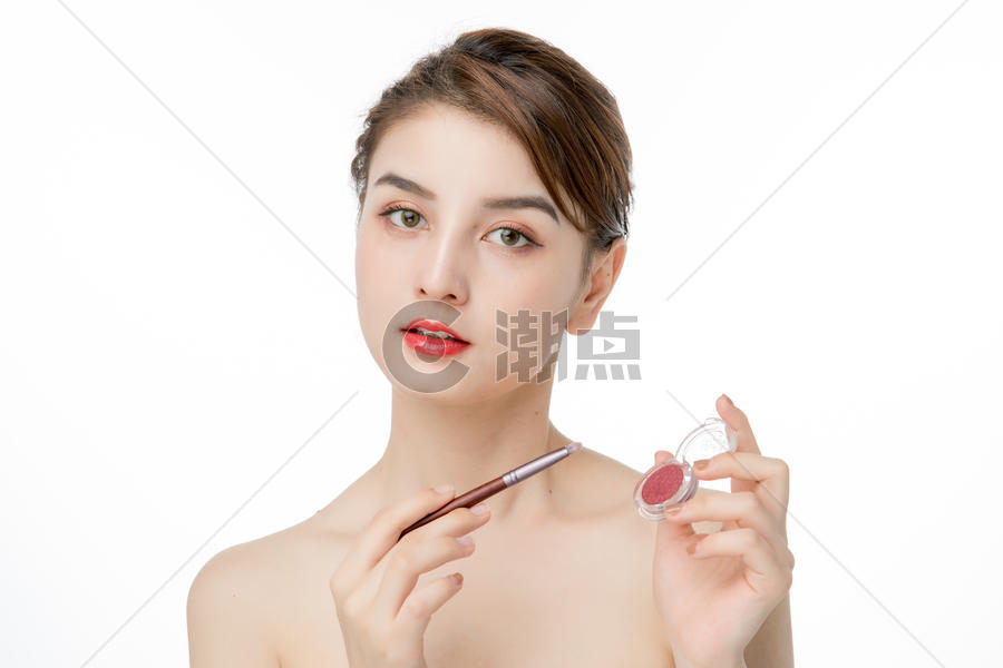 女性化妆眼影图片素材免费下载