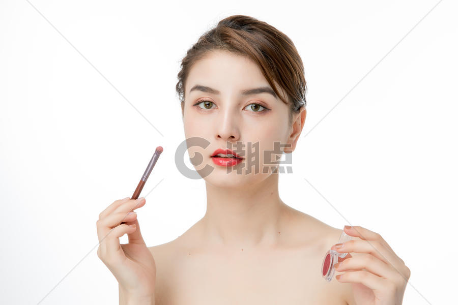 女性化妆眼影图片素材免费下载