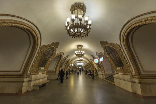 莫斯科富有艺术气息的地铁站共青团员站图片素材免费下载