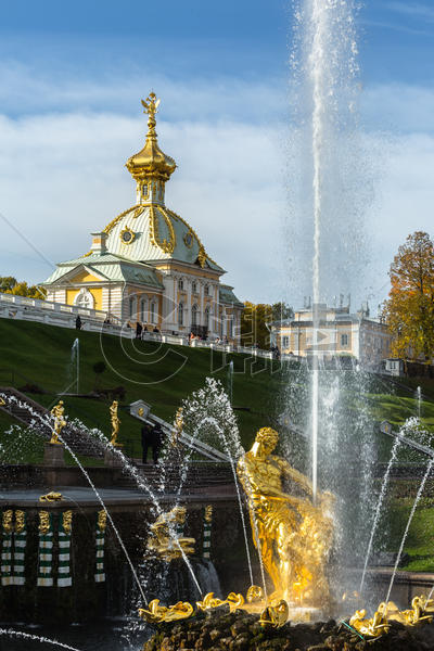 著名世界文化遗产圣彼得堡夏宫大喷泉图片素材免费下载