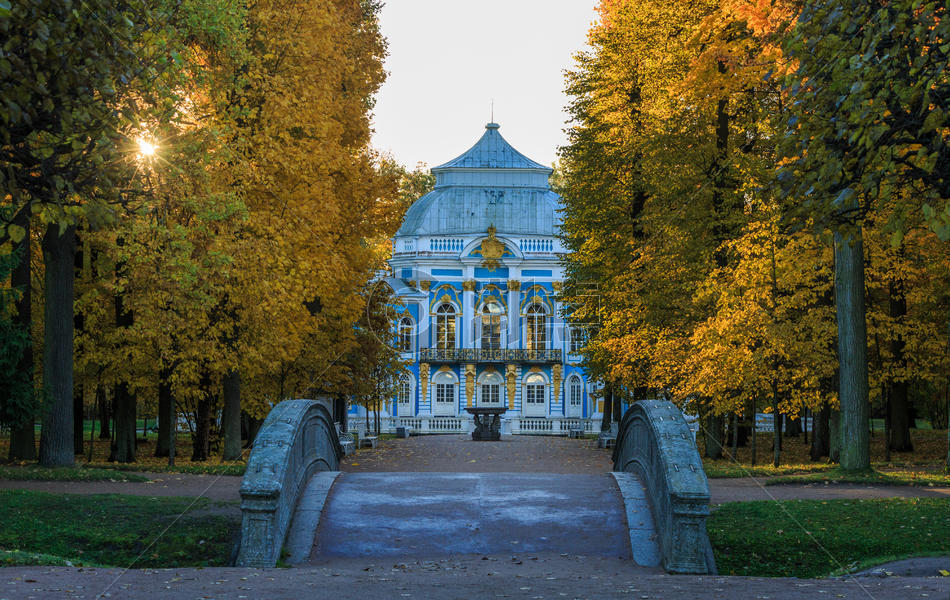 圣彼得堡叶卡捷琳娜宫花园中的艾尔米塔什楼图片素材免费下载