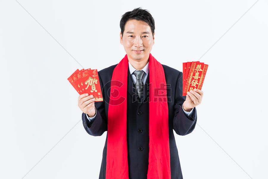 新春商务男性手拿红包图片素材免费下载