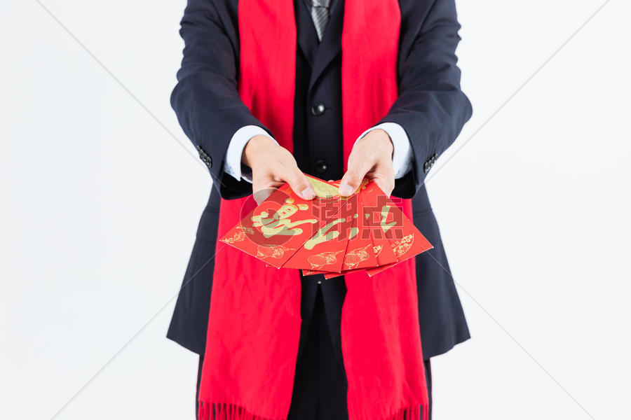 新春商务男性递红包特写图片素材免费下载