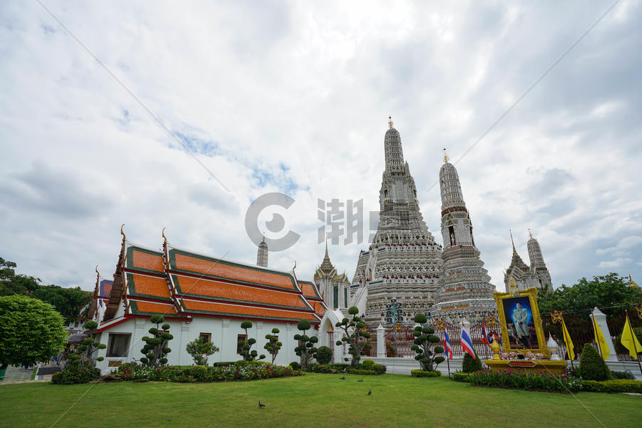 泰国卧佛寺外围寺庙建筑图片素材免费下载